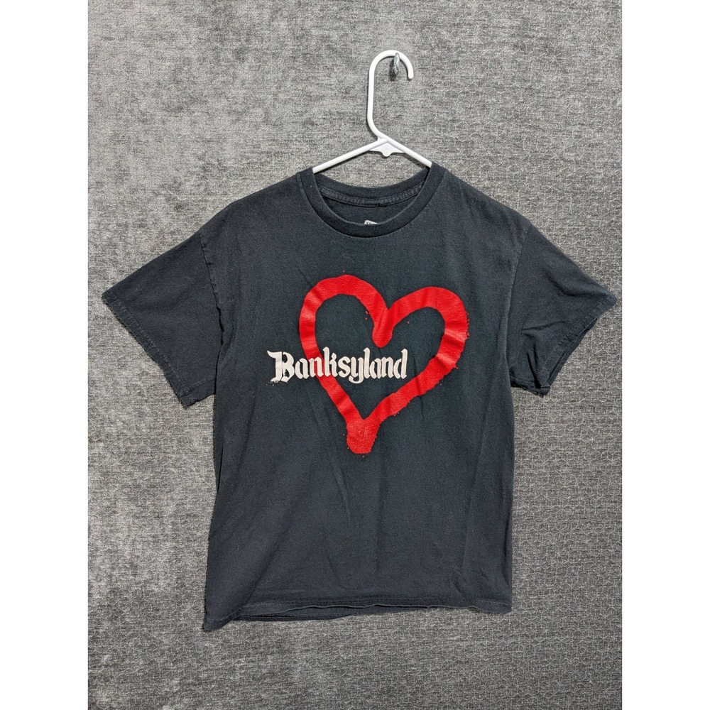 Banksyland Exhibition Graphic T-Shirt Black Red Heart Street Art Mens Small